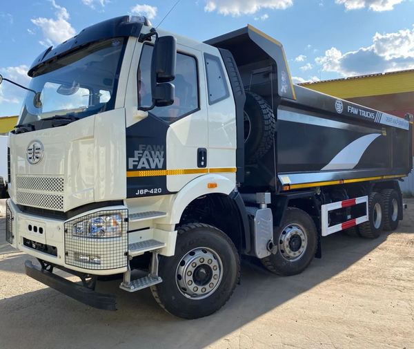 САМОСВАЛ FAW 8X4 С U-ОБРАЗНЫМ КУЗОВОМ